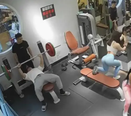 这哥们关键时刻能救我一命吗？