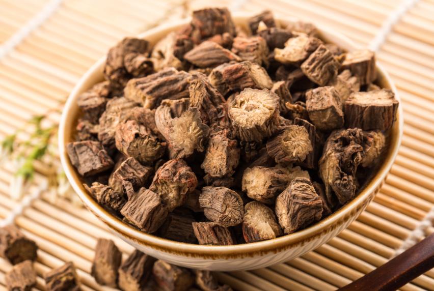 很多人一提到调理瘀血，就会想到丹参，觉得它能“通吃”各种瘀血问题。但你知道吗