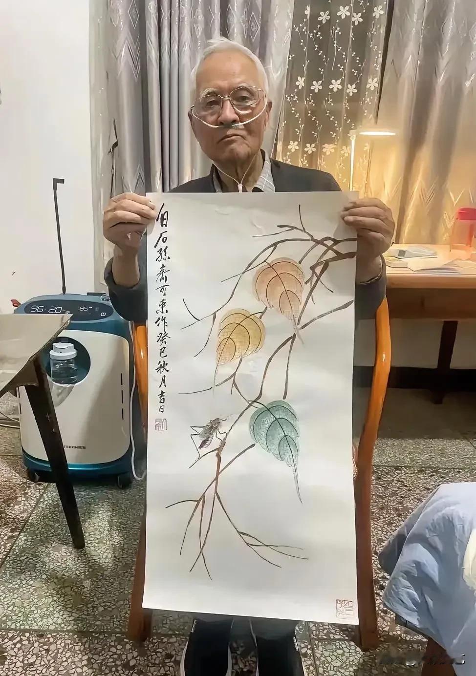 齐白石孙子齐可来真是太敬业了，病床前还不忘展示自己的作品，推广齐派艺术。画家齐白