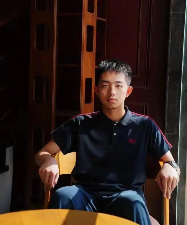 温州少年肯定是天才，但他选择清华，希望天才不忘初衷！徐可选择清华并不是自主随