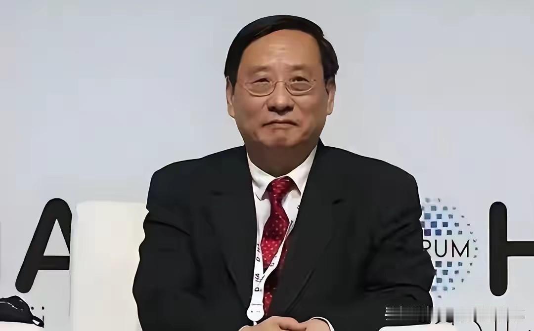 我举双手赞成高志凯先生的观点！咱们中国的每一分钱，都是老百姓拼尽全力挣来的血汗钱