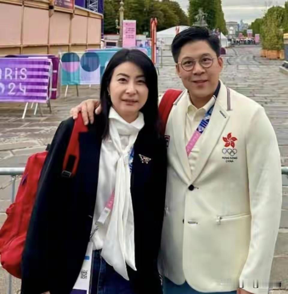 郭晶晶遭遇信任危机，霍启刚撰文发声。郭晶晶代言翻车有几天了，原因是其代言的儿童