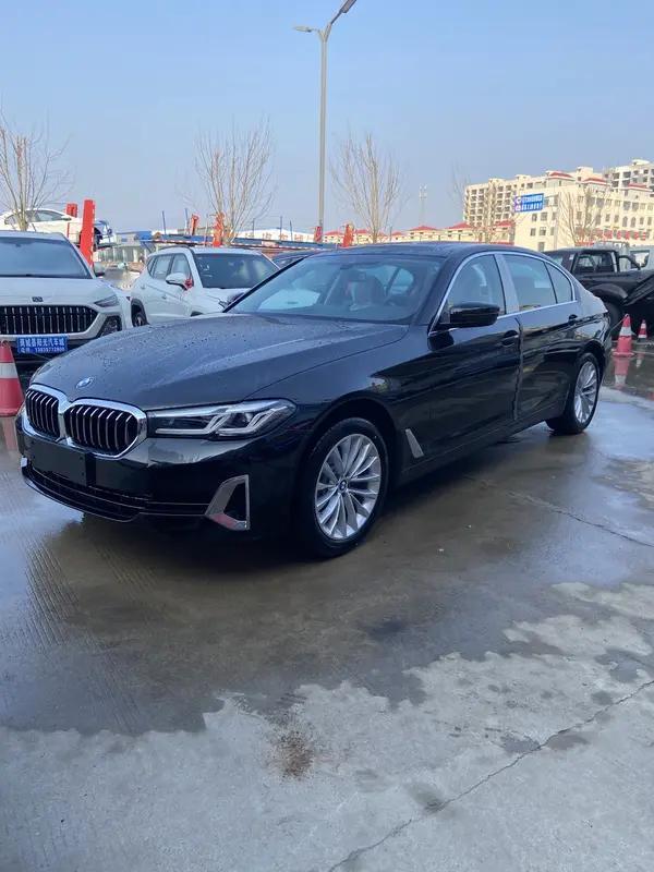 今儿去实探了宝马5系价格，那变化真叫一个大。宝马5系官方指导价原本在40万-