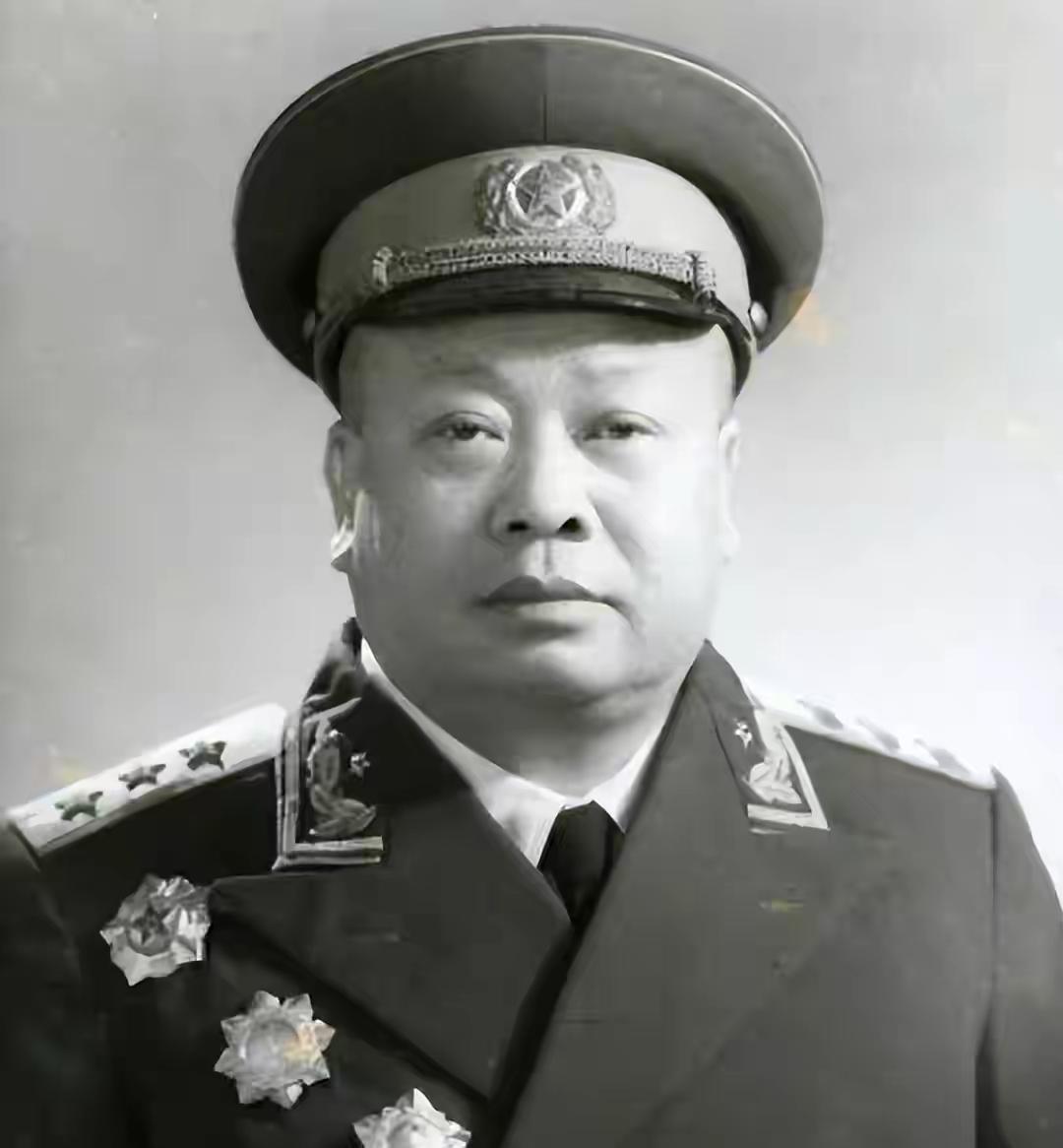 1955年授衔，赖传珠得知授衔事宜后，写了一封信上交，表示自己坚决不当上将，结果
