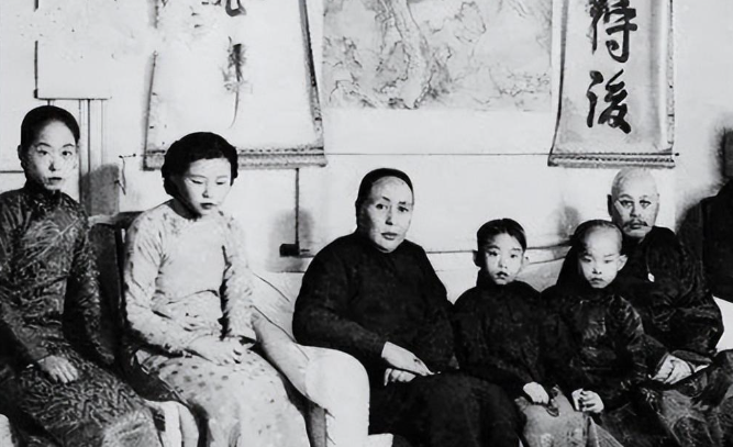 1929年，吴佩孚夫人的丫翠香，十几岁时怀了老爷的孩子，为了避免闹出丑闻，吴夫人
