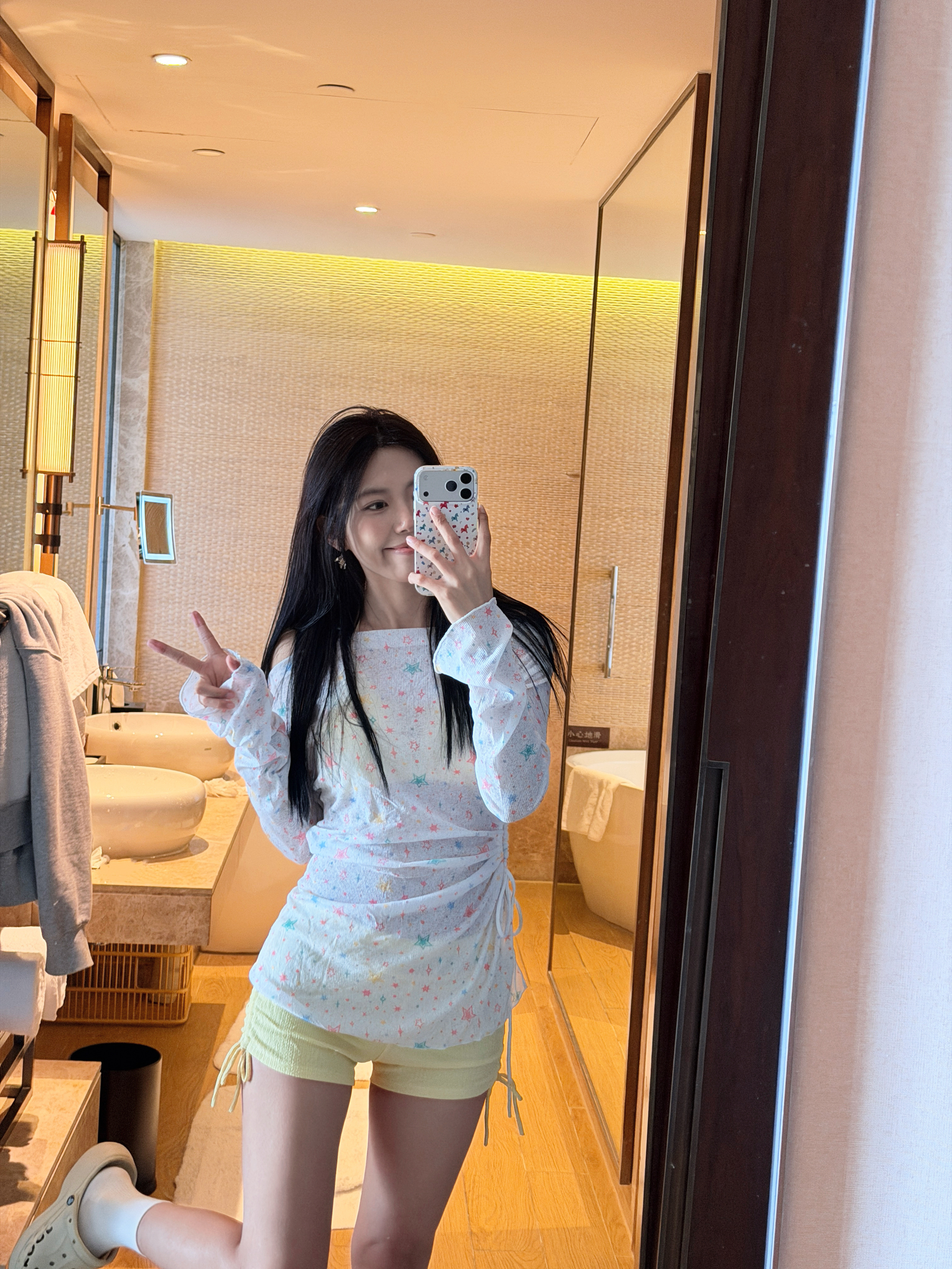 领克Z10改名10➕新颜色赛影蓝配碳纤大尾翼看着就是要起飞了呀这难道就是为