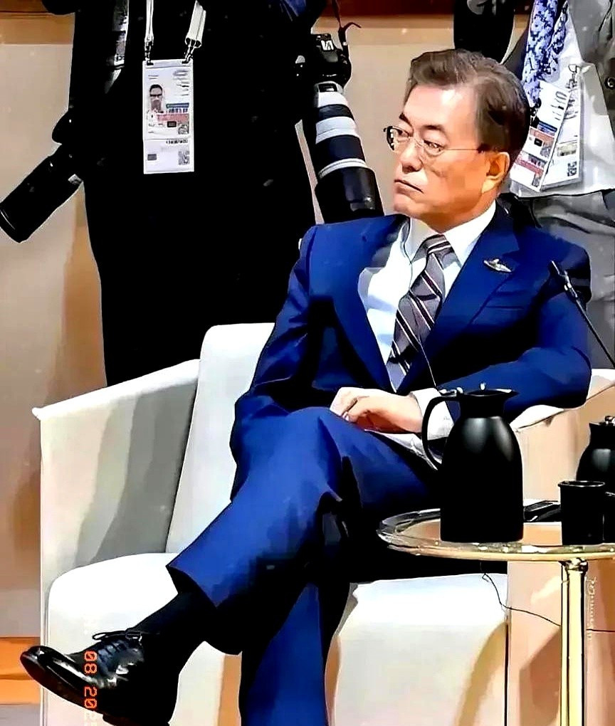 卸任总统的田园生活谁能想到，前总统文在寅竟然在李在明刚上