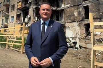 17人遇难！基辅遭遇惨烈空袭，英国新政府首访乌克兰，场面暗藏多重博弈。俄
