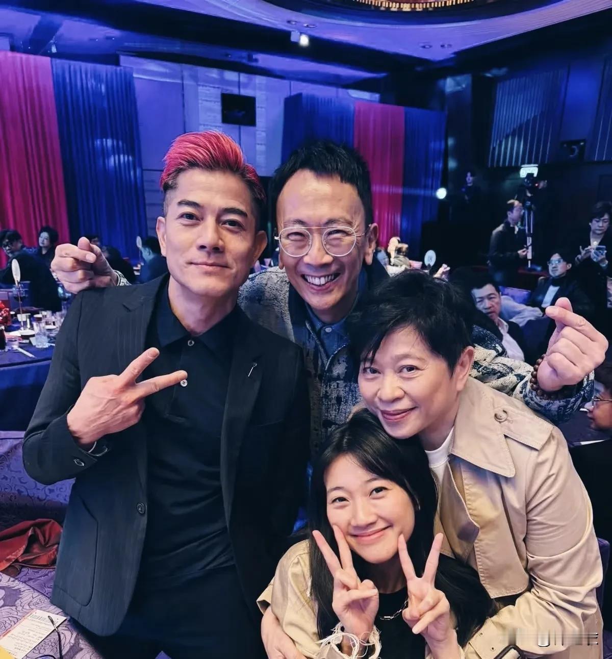 郭富城和经纪人小美的关系，一直传的沸沸扬扬，而很多网友也是被八卦带进去了，容易脑