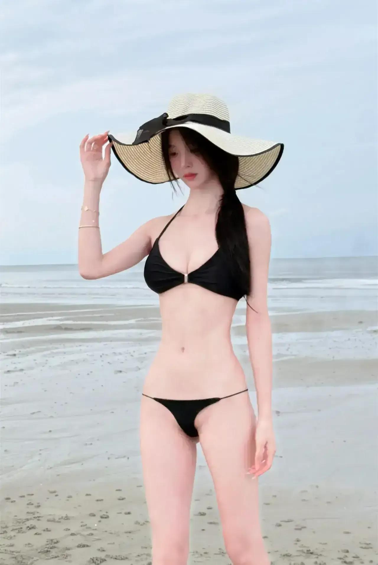这相貌与身材委实不错，完全可以与超模媲美。