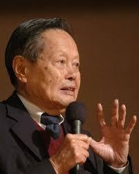 【#施一公回应杨振宁逝世传闻#：不要以讹传讹】#杨振宁#今日，网络流传消息称，