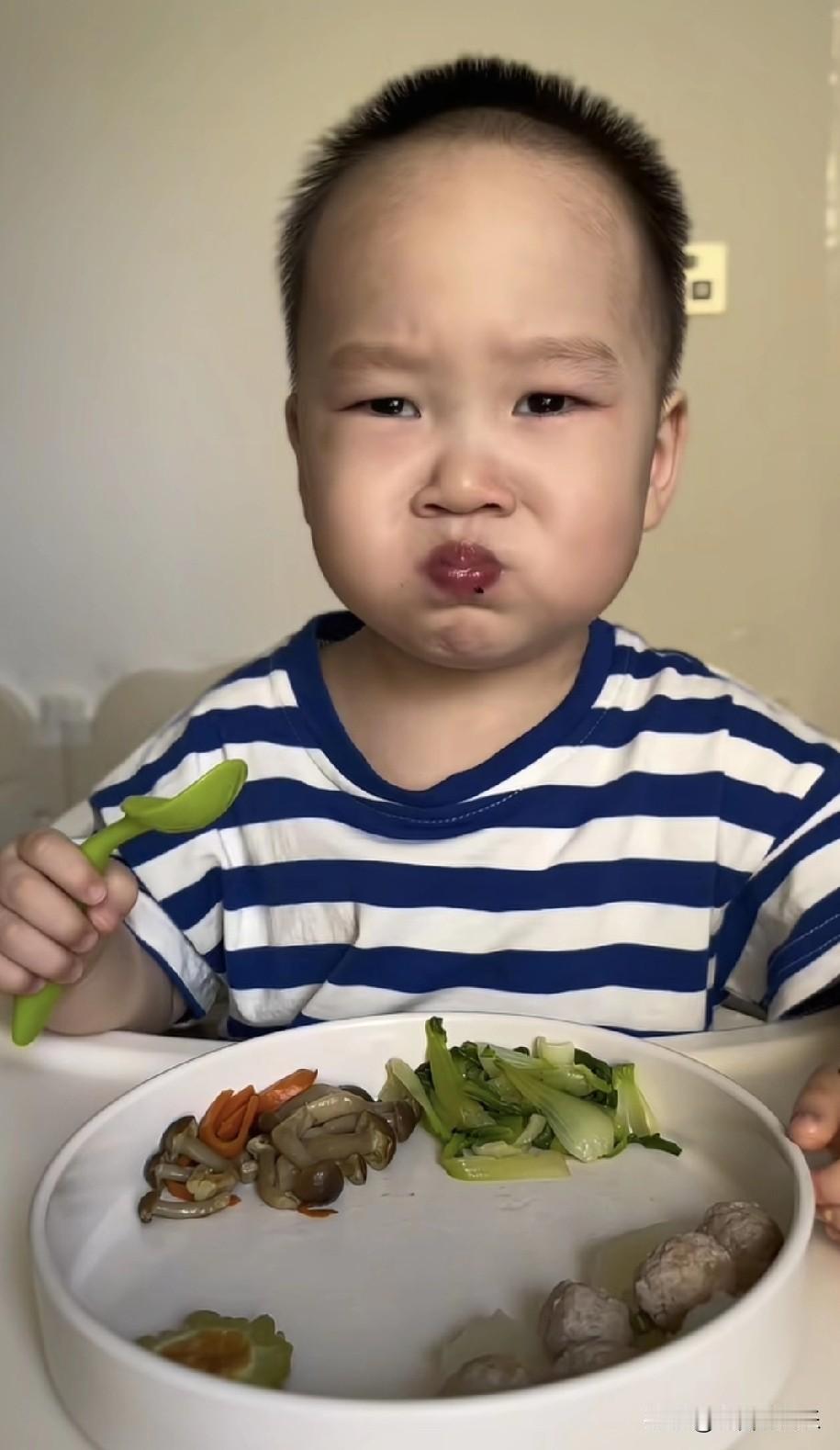 从今天开始，我要取关米乐了不是因为他吃的多也不是因为他年龄不确定而是不忍心