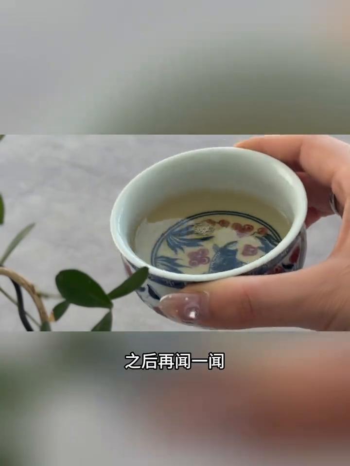 为什么老寿眉有绿色、黄色、棕色、红色、黑色这么多颜色？中国人讲究色香味，在吃饭
