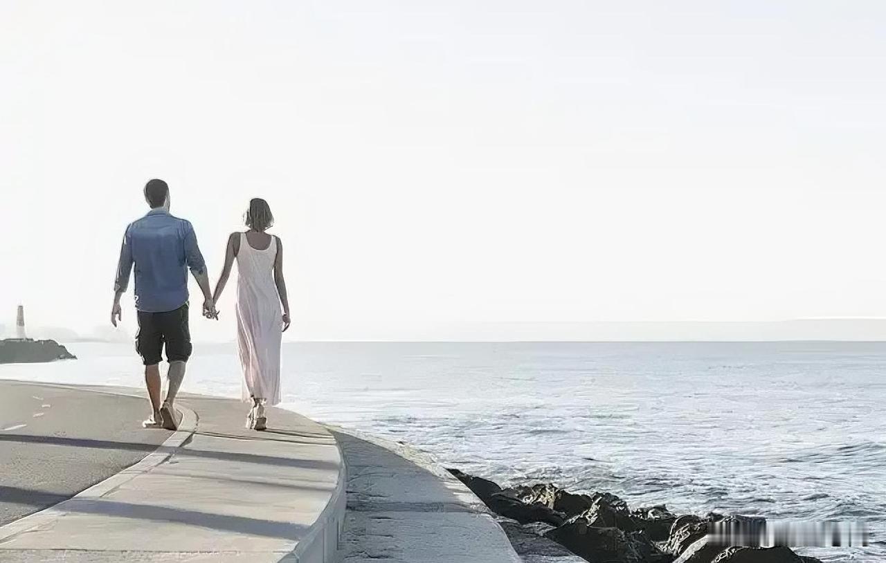 一个选择搭伙过日子的中年女人说：“人得现实点，到了我们这个年纪，经历过一次婚姻就