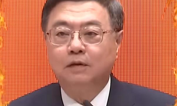 快讯／卓荣泰道歉了：深感抱歉台“行政院长”卓荣泰今天在会前受访表示，对于大豆色
