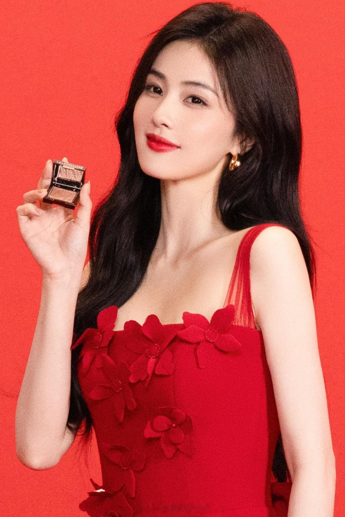 白鹿说看不了熟人演戏期待白鹿2025星光大赏好美的红裙鹿💃🏻