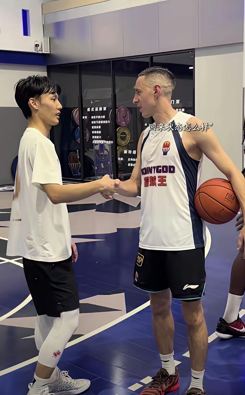 徐杰回来了，CBA的后卫们，要瑟瑟发抖了。经过这次赴美特训，不知道徐杰的身体对
