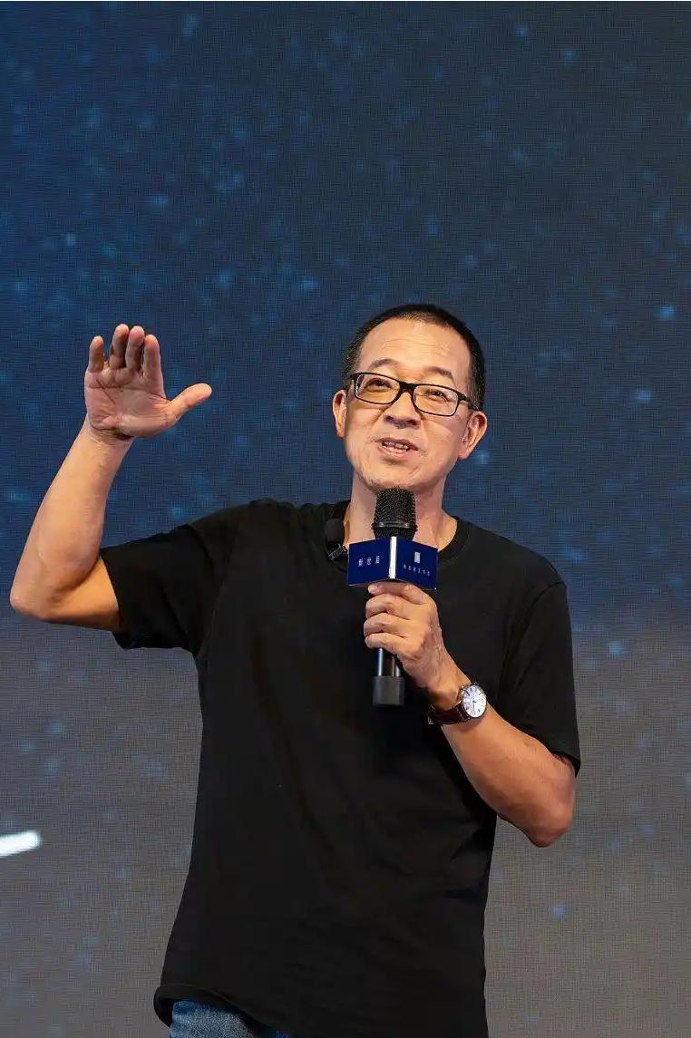 俞敏洪说：“我在北大知道的那些漂亮女生，最后生活都不怎么幸福，因为她们漂亮，因为