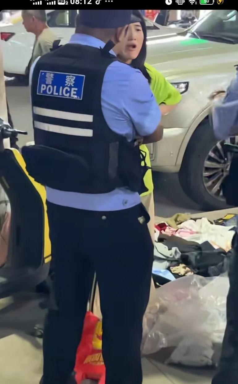 可能因为房子彩礼车子，很多地方都男的掏，所以女人要自强，所以一定要给女儿买套房，