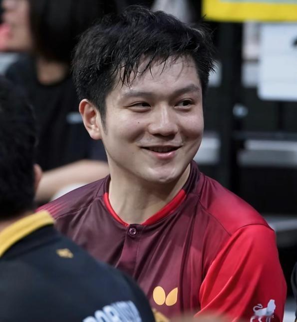 樊振东2:3被户上掀翻，杜塞尔多夫德国杯直接出局。别光盯着总比分只差两分，真以为