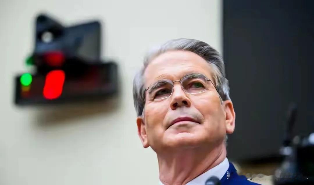 美国“子弹”已上膛，美财长通知中国交出稀土！话音刚落，中方停购大豆......大