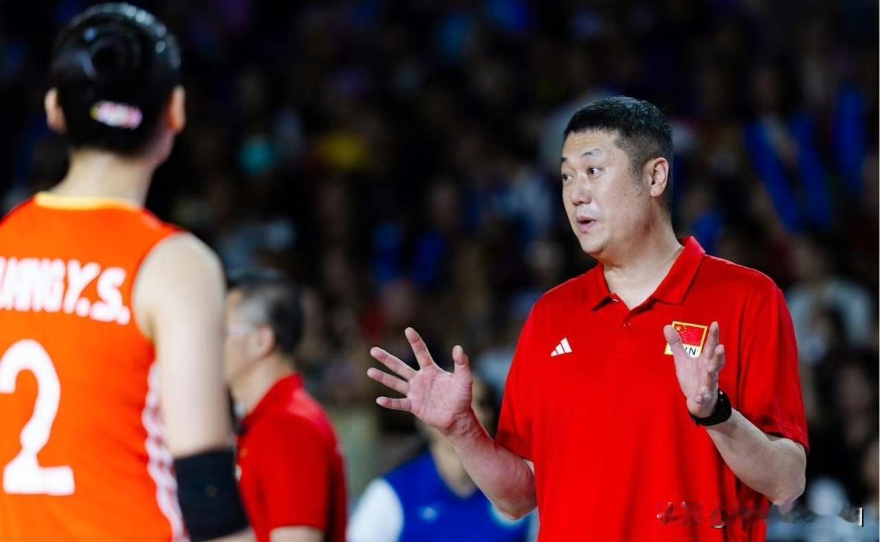 这支中国女排：业内专家说有2个“可怕之处”！赵勇盘活了副攻高意是老将，但