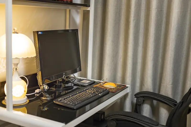 朋友1年多前8.2元建仓某只股票本来咬碎钢牙准备硬扛结果跌到6.7元那晚他