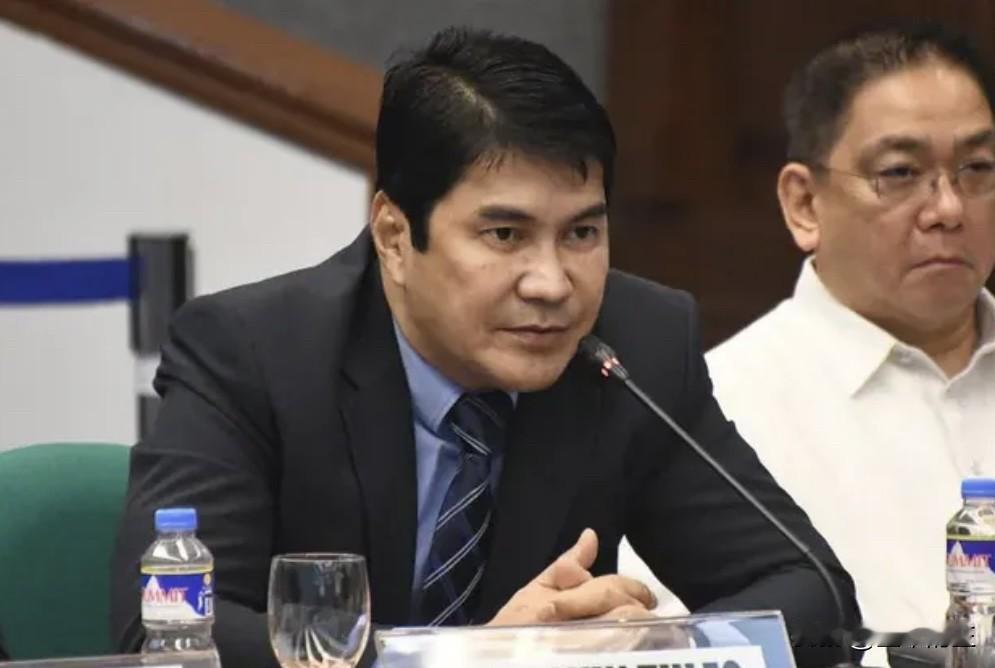 菲律宾参议院外交关系委员会主席埃文·图尔福表示，他希望在周一与中国驻菲律宾大使井