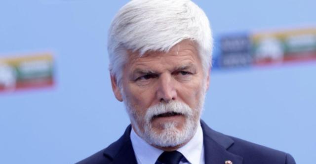 慕尼黑炸锅了！曾经跳得最高的捷克，这次跪得最快。捷克跟中国建交早，贸易起步后