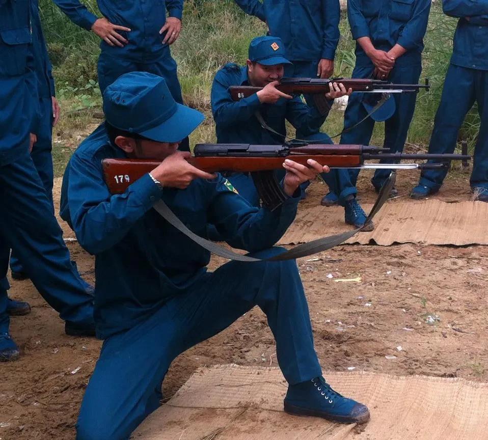 越南民兵射击63步枪