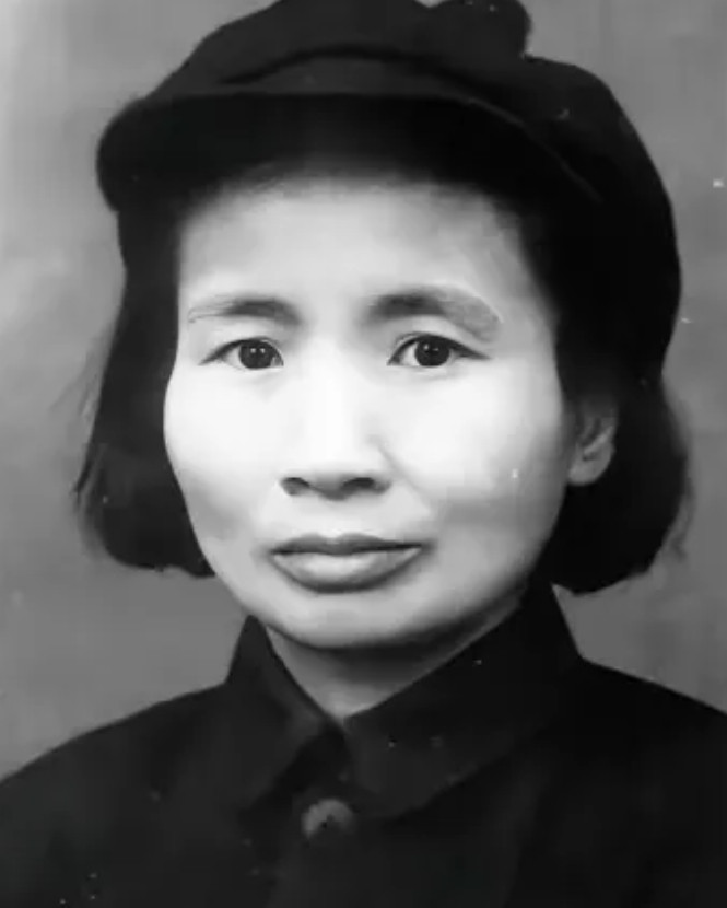 1960年冬天，钱瑛受中央安排到甘肃考察，从张掖地区考察完毕，前往高台县的路上，