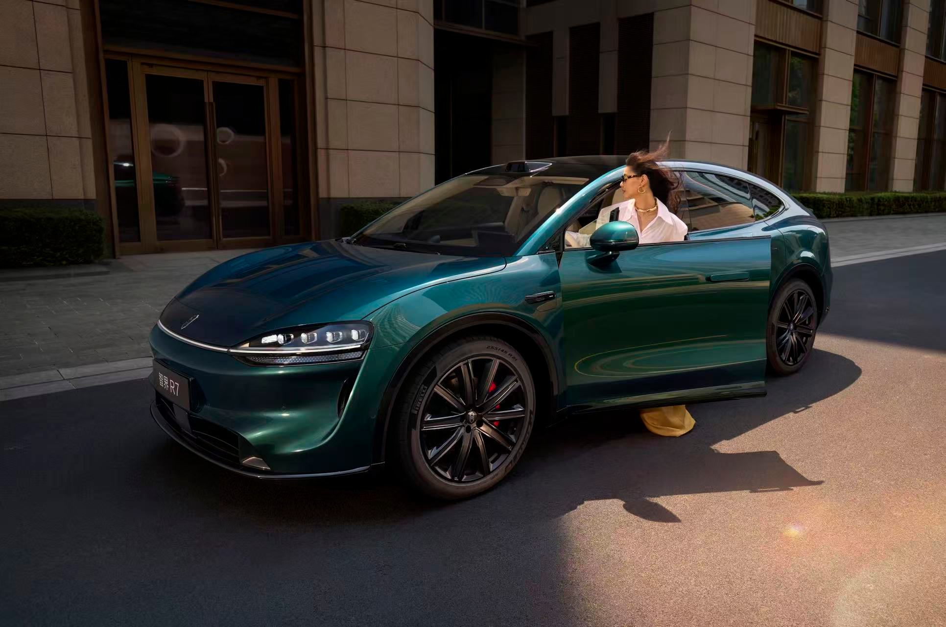 作为智界R7车主必须来安利！智界R7创全球量产SUV最低风阻纪录真不是吹，开高速