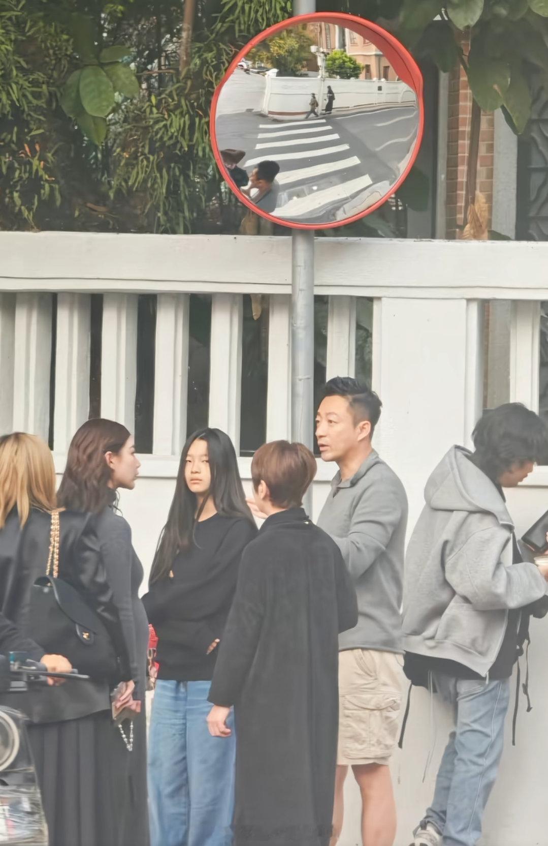 马筱梅孕晚期还这么美？大S女儿小玥儿长高了！