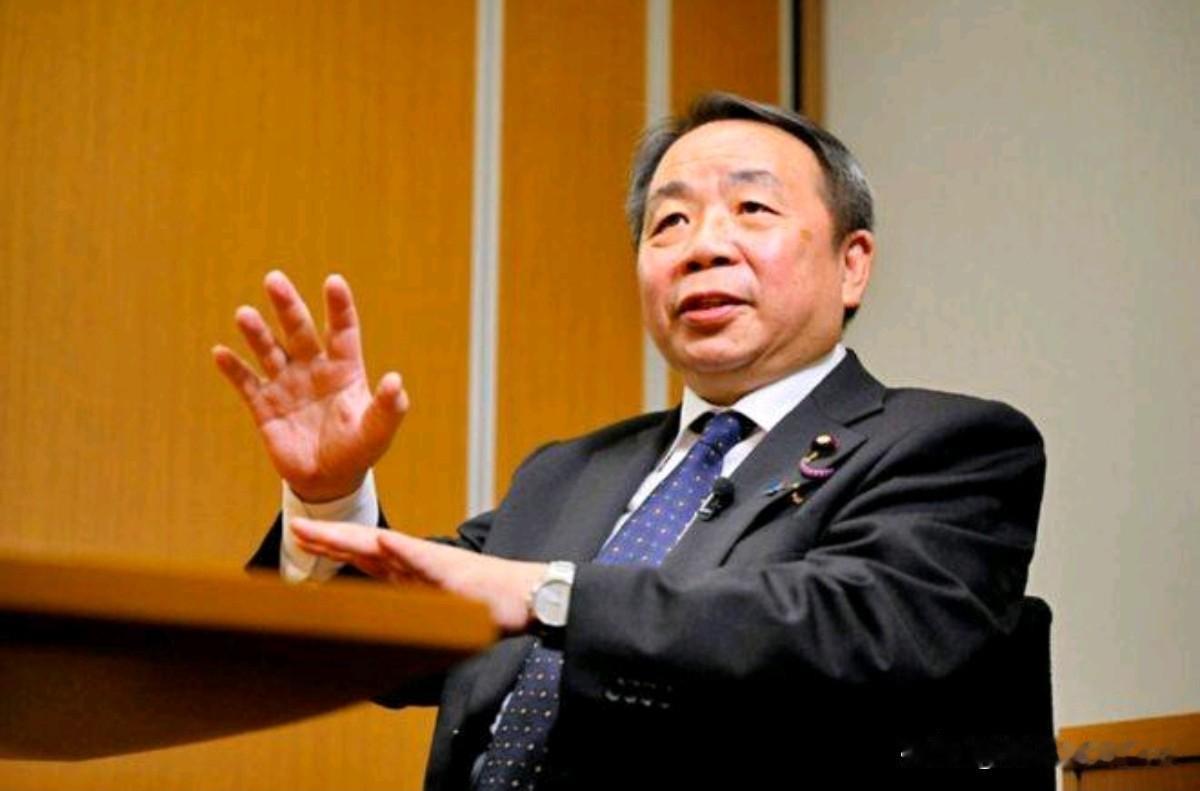 石平表示，我8月15日参拜靖国神社这件事，似乎在中国成了大新闻，但是一些中国人