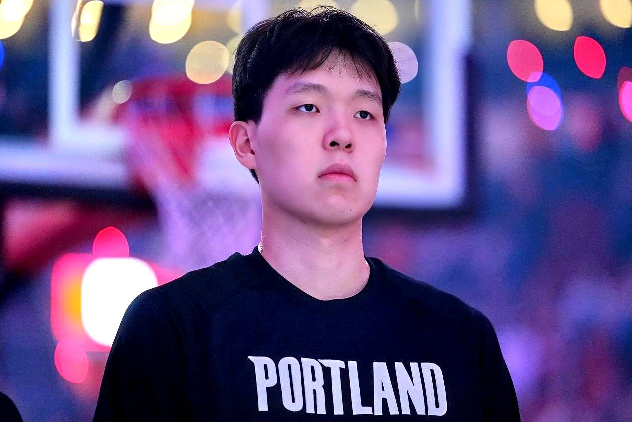 开拓者打马刺那场挺有意思——杨瀚森替补只上了1分钟，抢了1个篮板，正负值居然是0