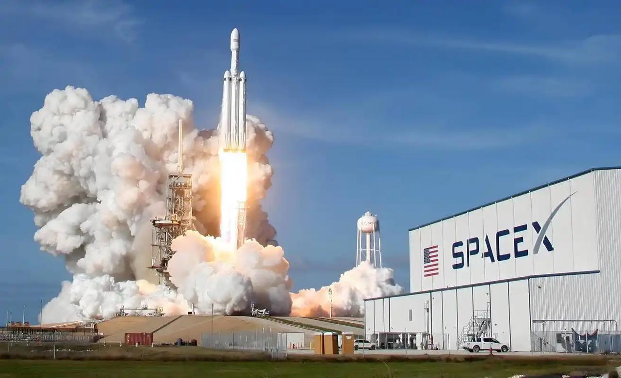 *SpaceX正式敲定2026年6月12日上市，每股135美元，募资750亿美元
