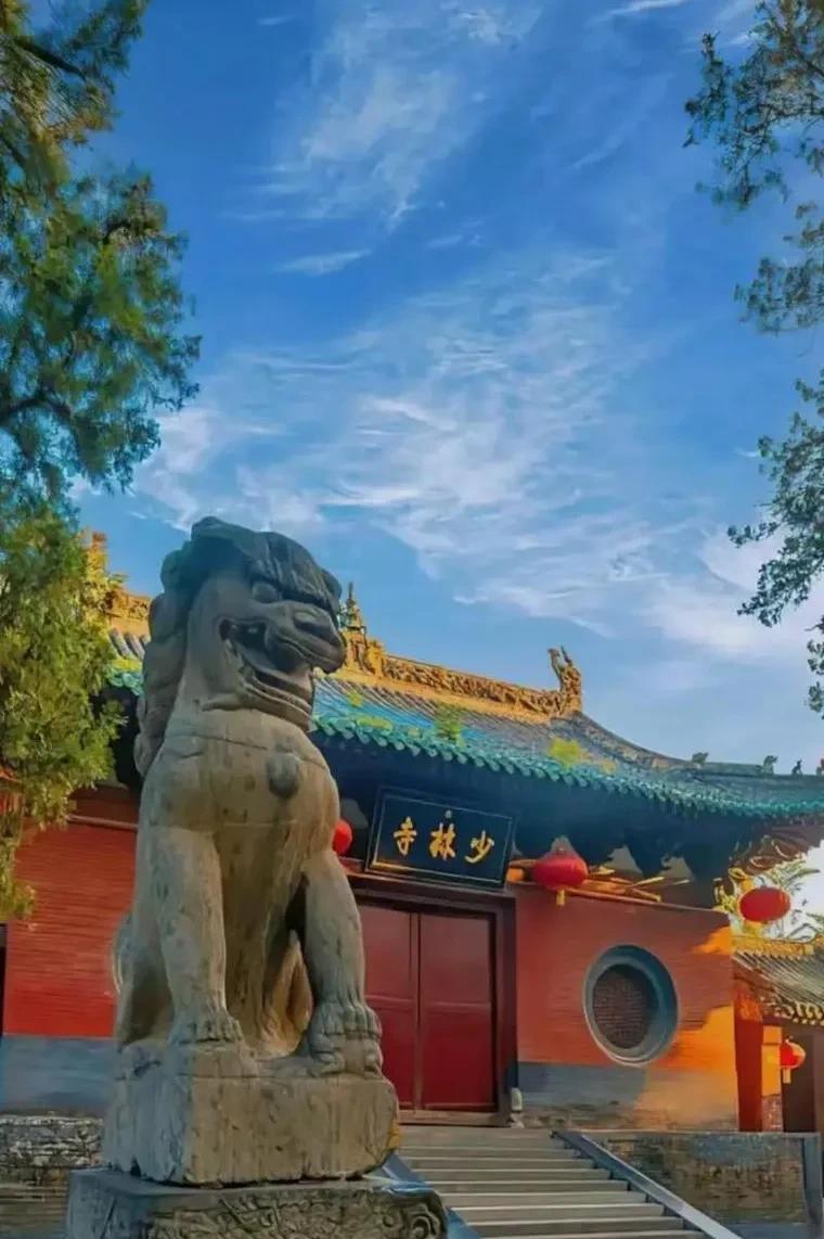 我有种预感，少林大和尚被查将会是新开端。之后，国内那些过度商业化的寺庙，其收入