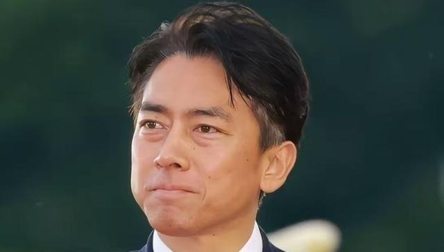 日本民众的呼声“如果小泉进四郎成为日本下一任首相，那么日本就会立刻完蛋”。在自