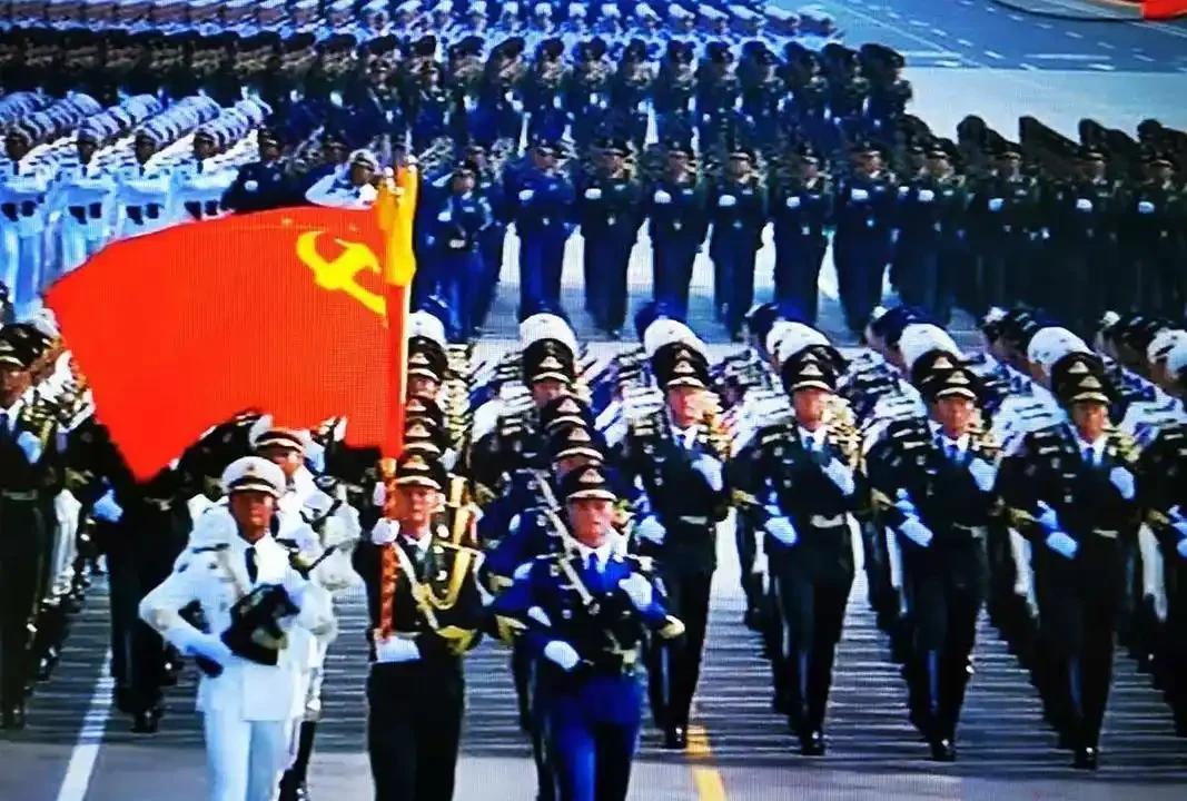 .美国“大阅兵”不搞还好，一搞让全世界看到了美国的虚弱，军容不整，松松垮垮，一点