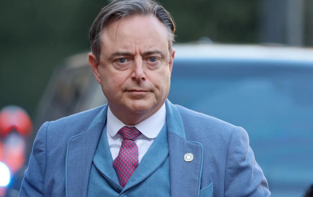 比利时首相巴特·德·韦弗最近在欧洲政坛上扔下了一颗“重磅炸弹”——他公开表示，只
