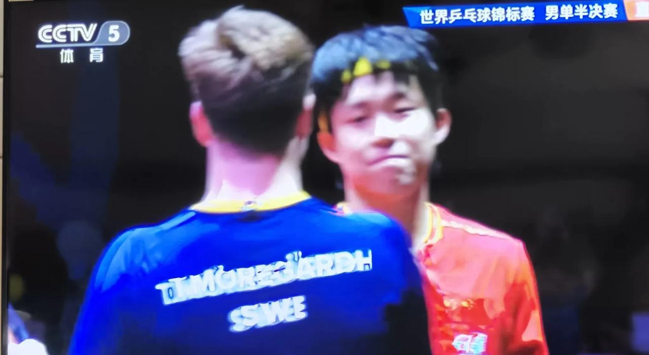 王楚钦告诉莫雷高德什么叫大心脏！尽管莫雷高德赛前表示要克服自己心态起伏大的毛病