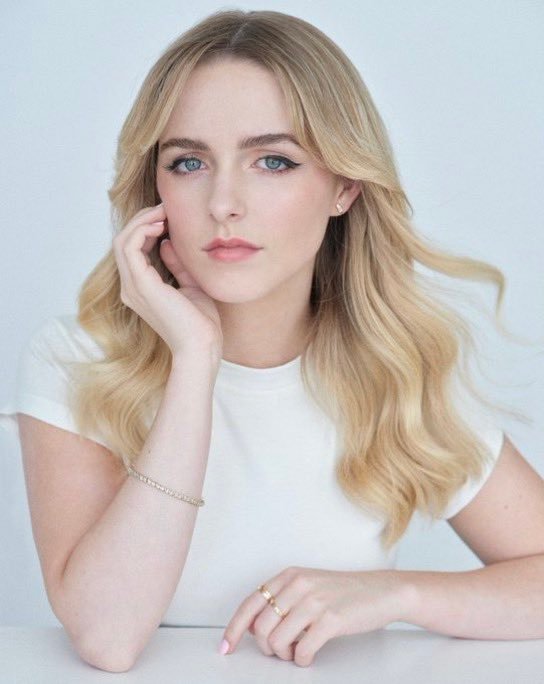 媒体人JeffSneider爆料：麦肯娜·格瑞丝是迪士尼真人电影《魔发奇缘》中