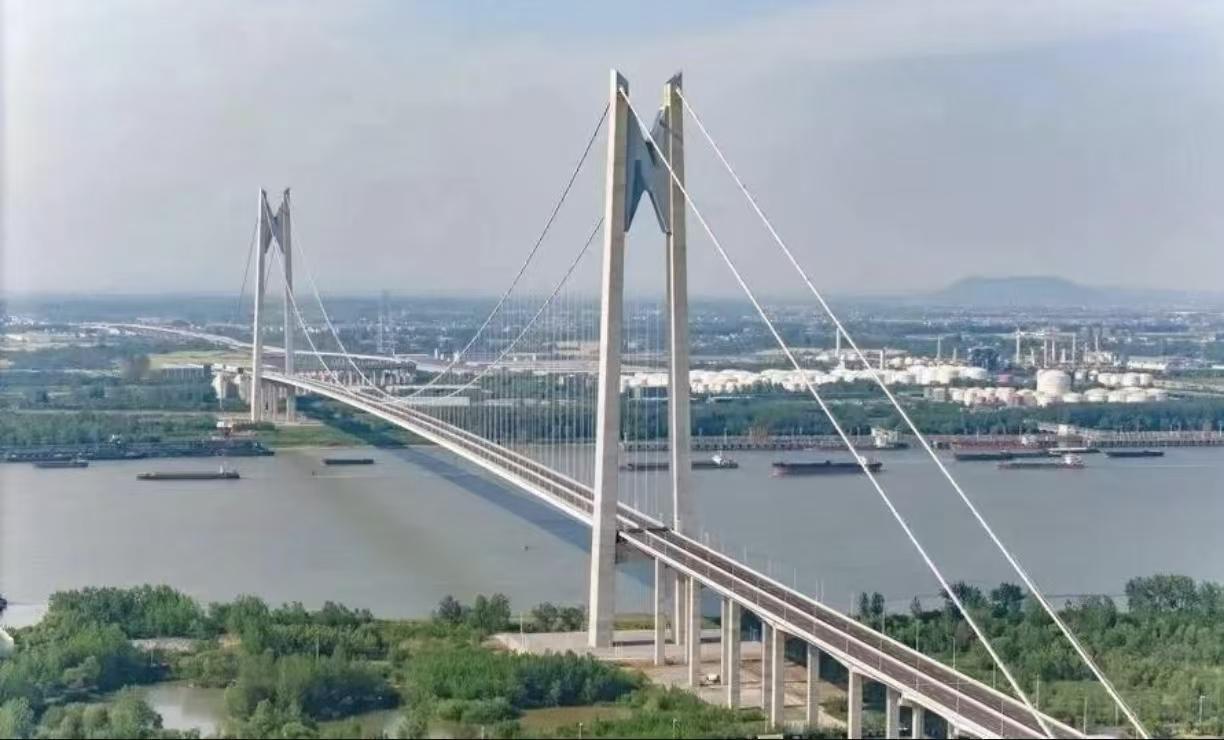 南京人有福了，即将迎来一条免费过江通道。2018年11月10日正式开工的南京仙新