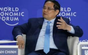 越南想要认祖归宗，结果把祖宗认到秦始皇身上了。 现在越南中学有很多教育说自己