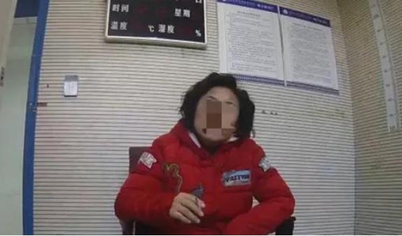 “凭什么规则都是你定” 2020年，南京女子利用天气预报购买航班延误险，押中9