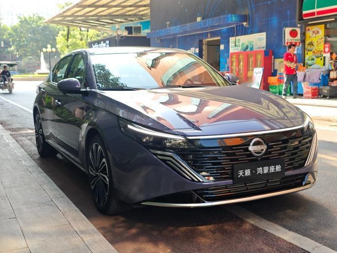 今天试驾了全新天籁，早出5年肯定爆了教授今天试了全新日产天籁，这是一台顶配的2