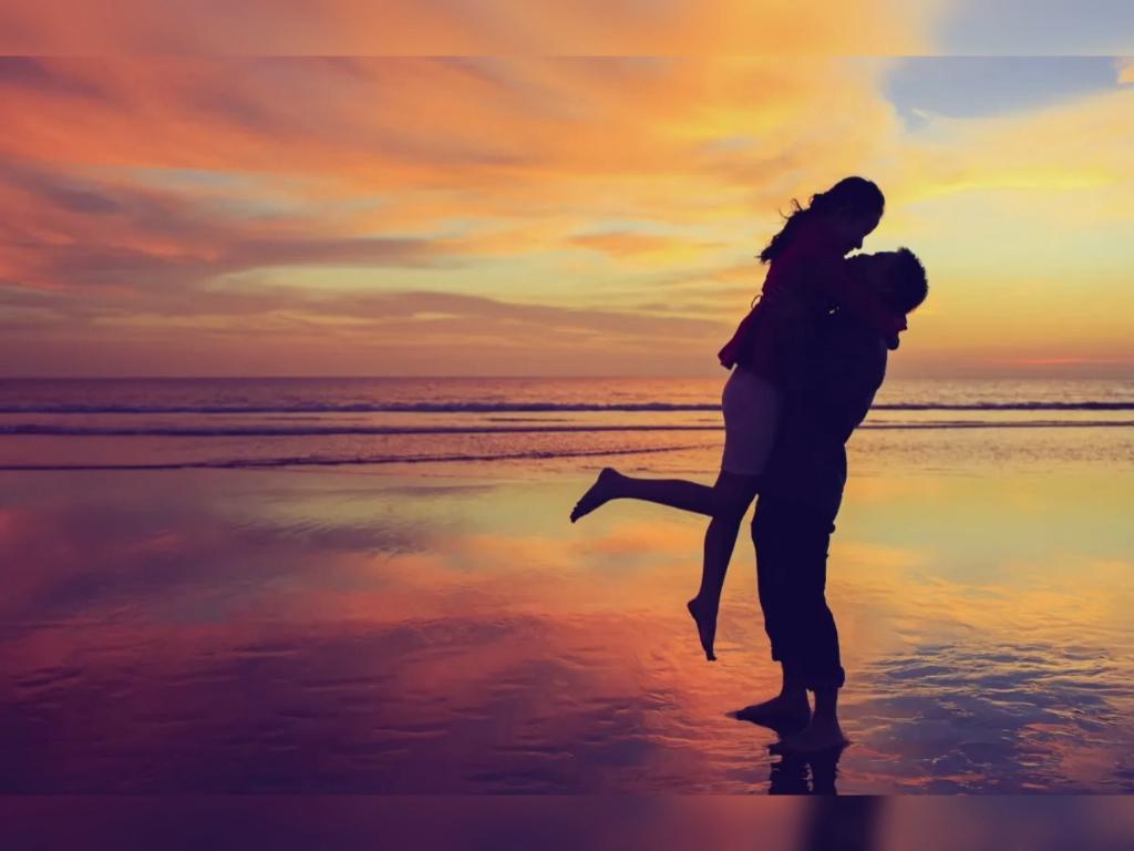 奉劝所有的女人，千万不要去做第三者：几百元的小钱自己有，万儿八千的他给不起，别丢