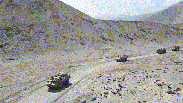 新疆军区某合成团的反坦克导弹分队，又上海拔5000多米的阿克赛钦高原实弹打靶训练