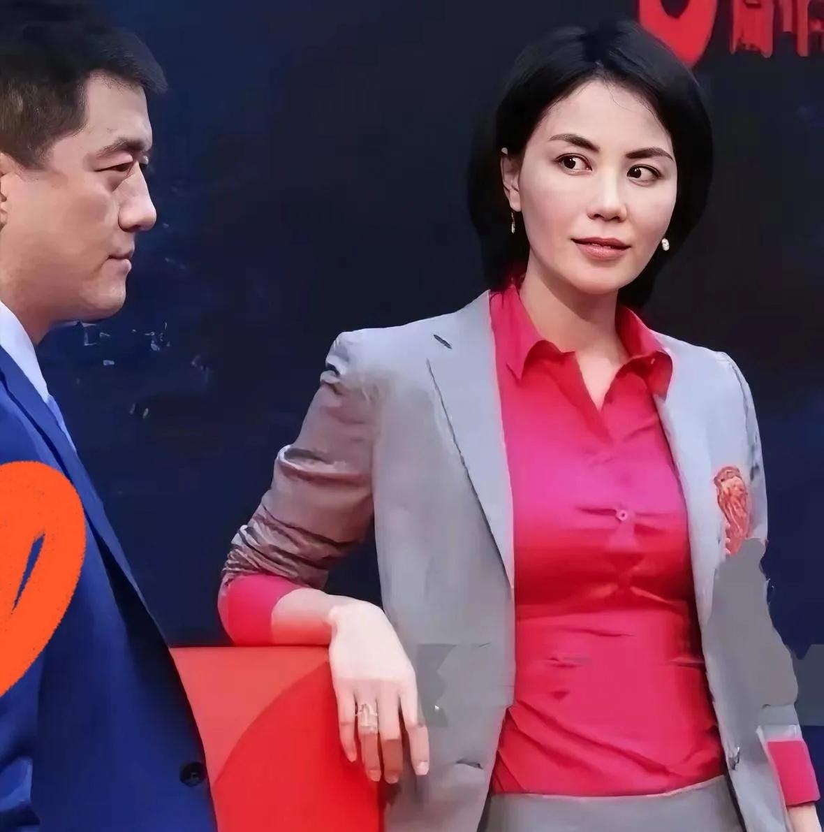 李亚鹏开的民宿，王菲住了一晚上，没有免费，果盘都没有一个，优惠打折也没有，李亚鹏