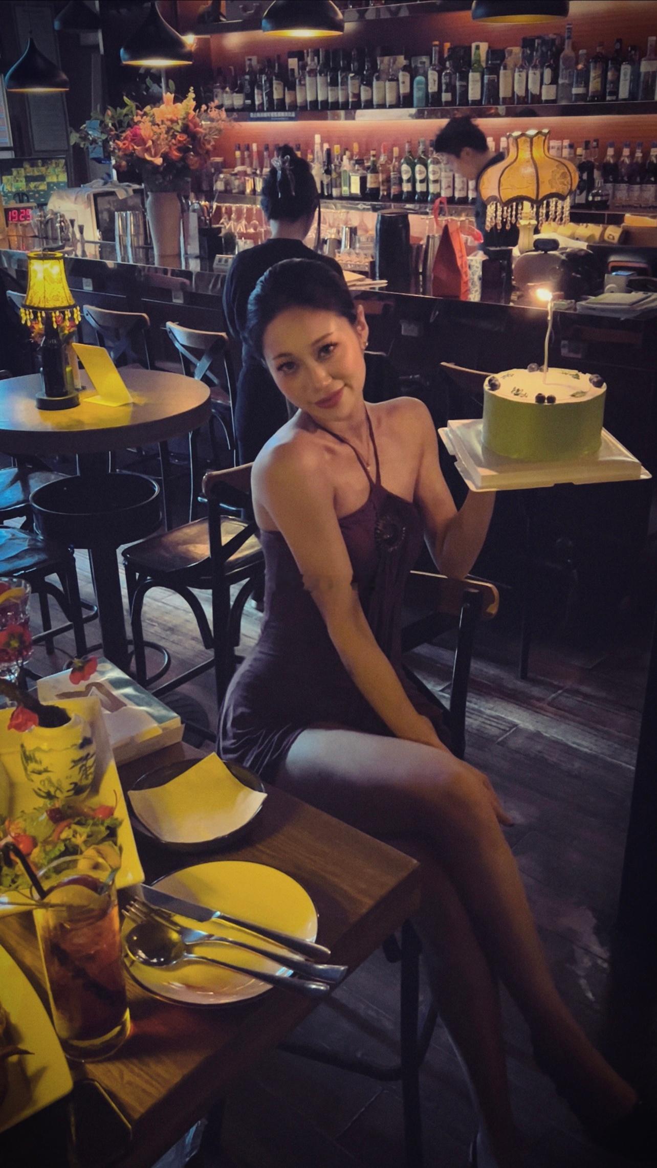 一下子就变成熟女了​​​